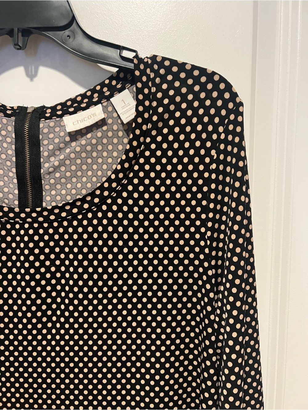 Chicos Size 1(8/10) 3/4 Sleeve Zipper Back Blouse